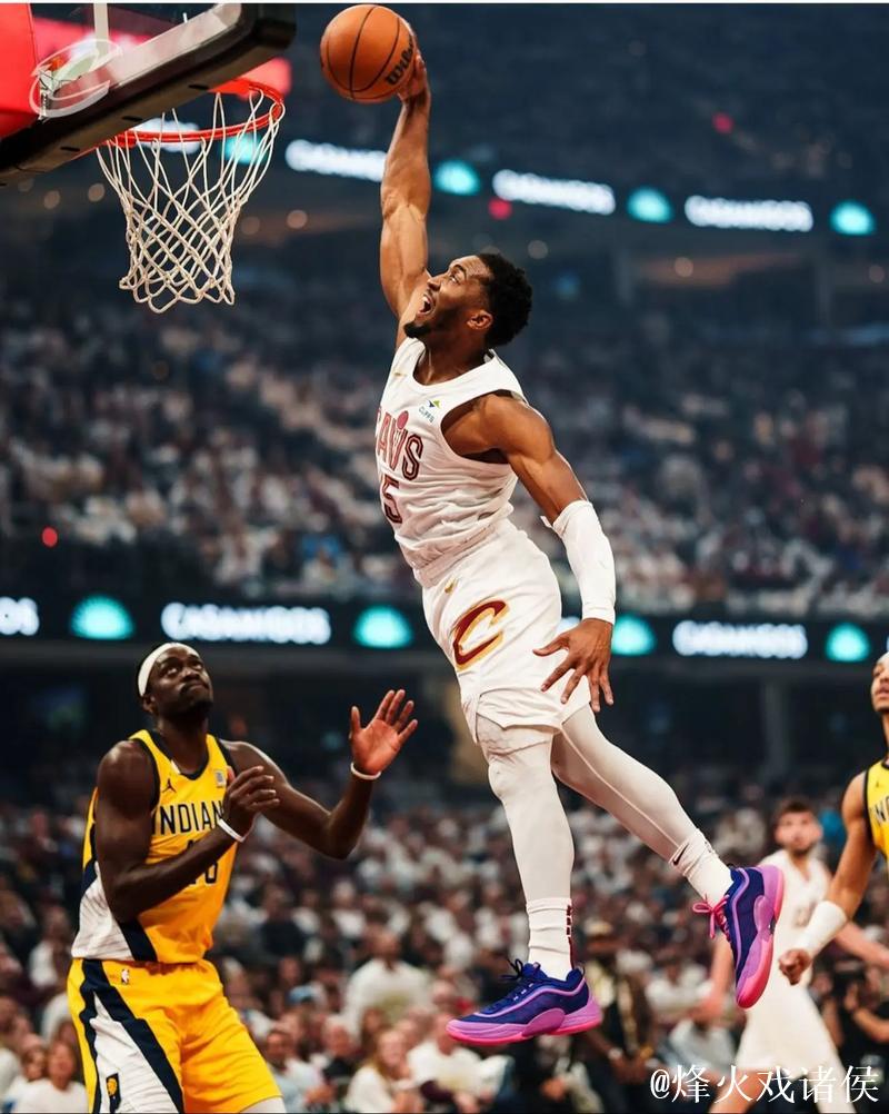 米球王!米切尔快攻上篮打进锁定胜局,末节24分砍下48分 米球王!米切尔快攻上篮打进锁定胜局,末节24分砍下48分