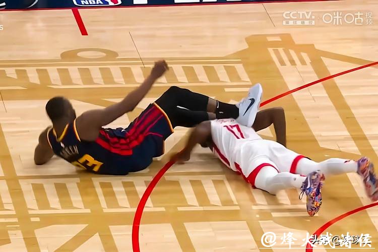 追梦格林的暴脾气169次技术犯与百万罚单内情揭底 追梦格林的暴脾气169次技术犯与百万罚单内情揭底