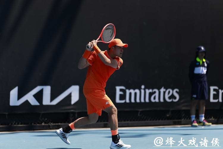 吴易昺鏖战五盘不敌斯皮齐里 止步澳网男单第二轮 吴易昺鏖战五盘不敌斯皮齐里 止步澳网男单第二轮